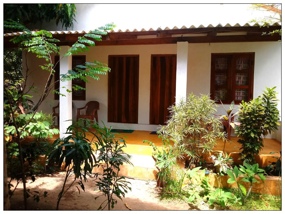 Hotel Starfish Cabbana Arugam Bay Exterior foto